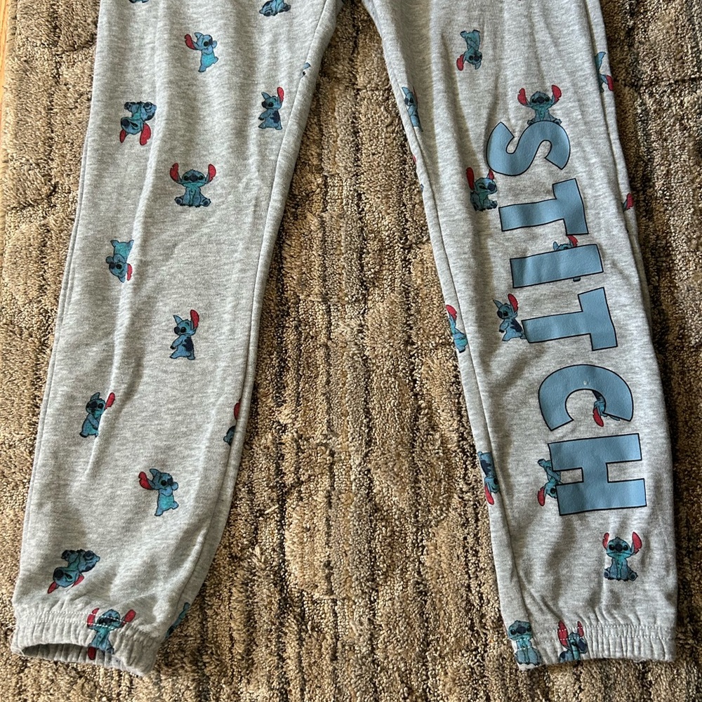 💙Stitch Sweatpants🩶 - Picture 3 of 4